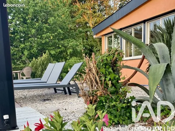 Maison 8 pièces 235 m² 