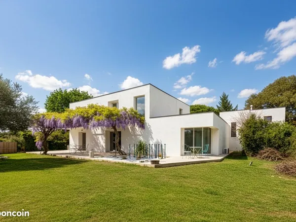 Propriété 6 pièces 176 m² 