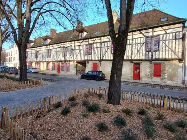 T1 Meublé dans bouchon avec parking 