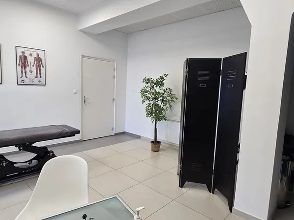 Cabinet médical / paramédical de 27,40m2 