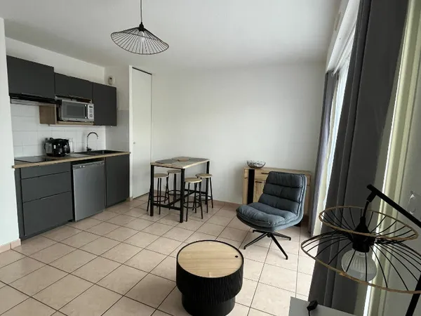 STUDIO MEUBLE - CENTRE VILLE 