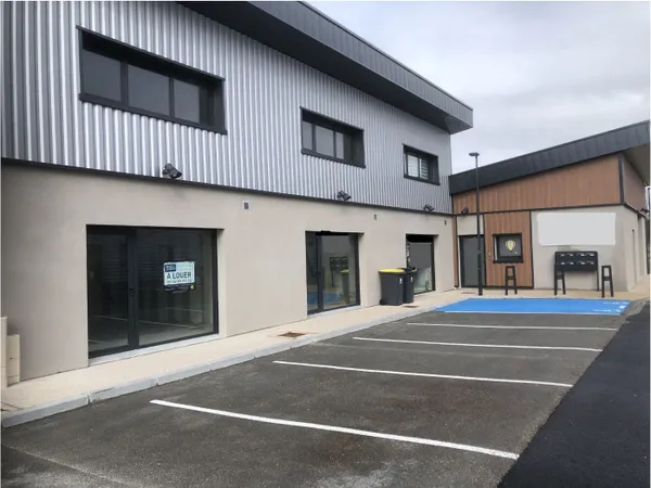 LOCAL D'ACITIVITE ET BUREAUX 27m2 