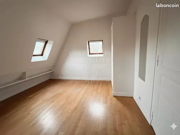 Chambre de service 1 pièce 15 m² 