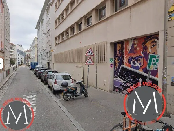 Parking - Garage Location Lyon 7e Arrondissement   82€
