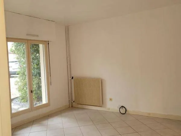 Studio 1 pièce 28 m² 