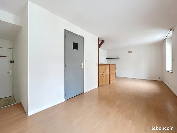 Studio 1 pièce 26 m² 