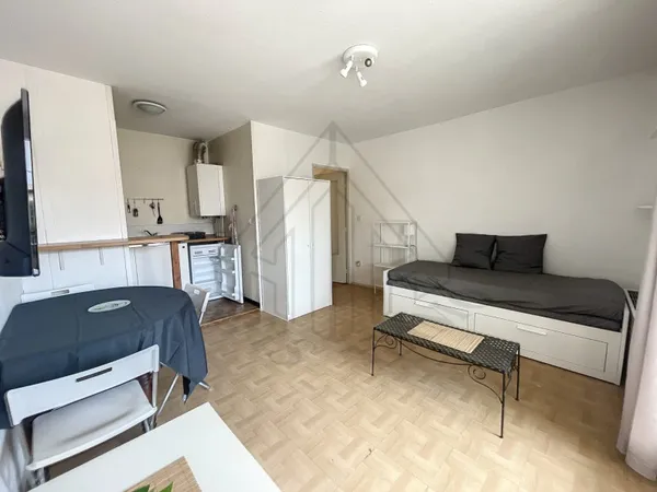 Studio 1 pièce 25 m² 