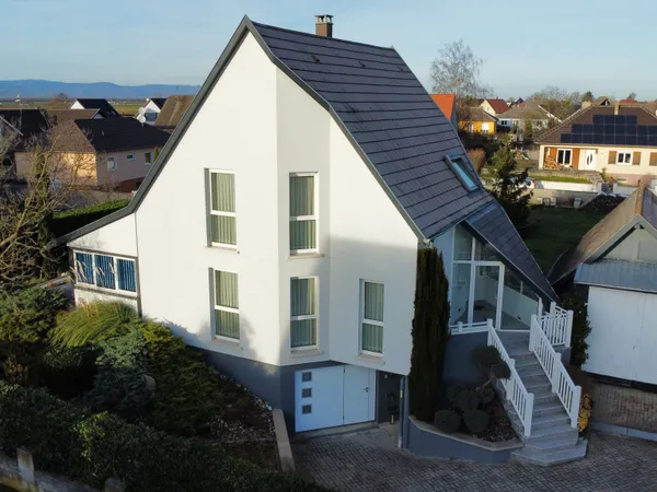 MAISON CONTEMPORAINE T5 LUMINEUSE de 122 m2 + VERANDA 