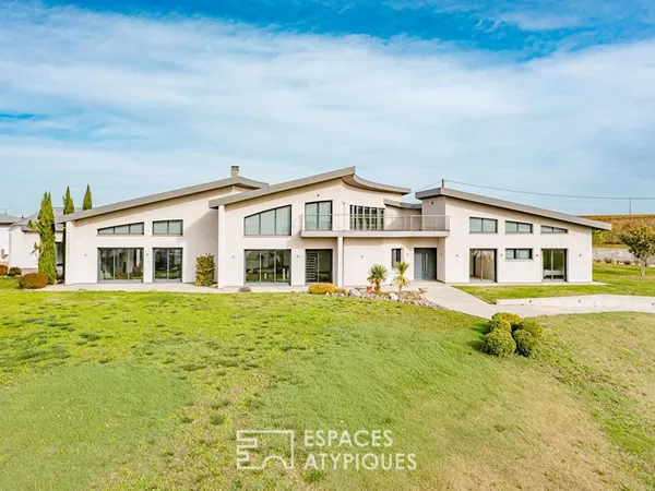 Domaine contemporain d'exception sur 3 hectares 