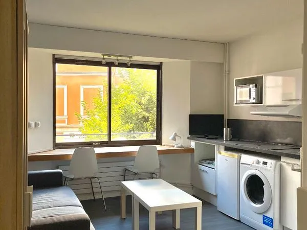 Appartement 1 pièce 14 m² 