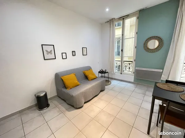 Studio 1 pièce 19 m² 