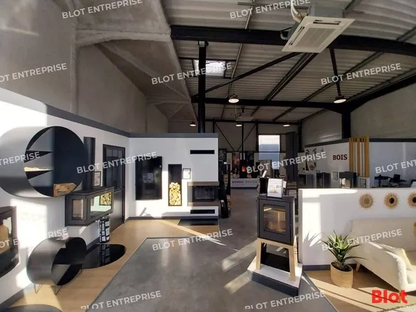 Local commercial 173 m² 