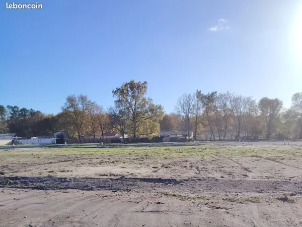 Terrain 500 m² Salles 