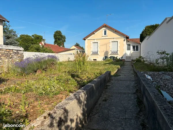A Louer maison plein centre ville 