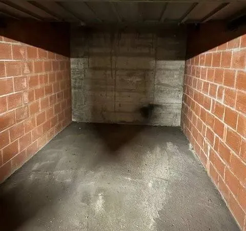 Parking/Garage/Box 