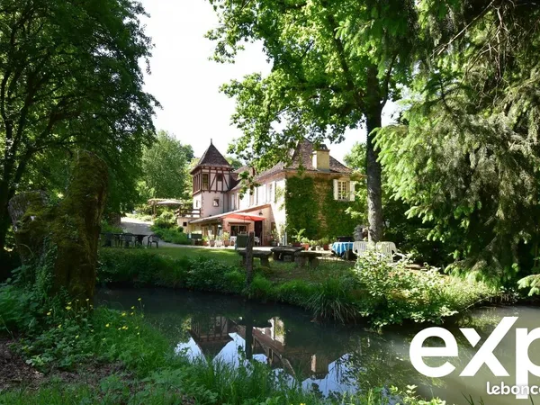 Propriété 10 pièces 340 m² 