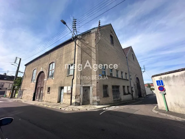LOCAL COMMERCIAL 796 M² 