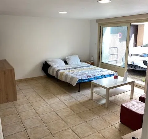 Grand Studio 30 m2 libre Proxi Chama Durtol 