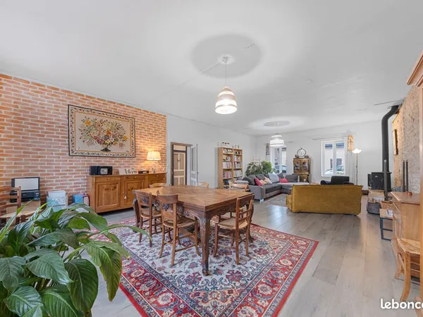 Maison 9 pièces 235 m² 