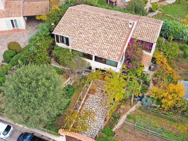 Maison 7 pièces 246 m² 