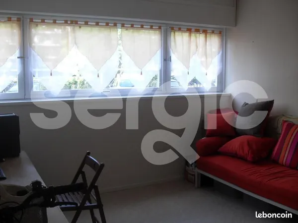 Studio 1 pièce 18 m² 