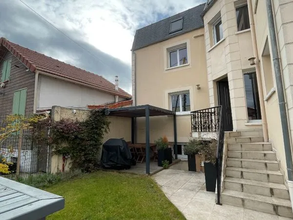 Maison 6 pièces 143 m² 