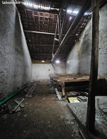 Bâtiment 1 pièce 200 m² 