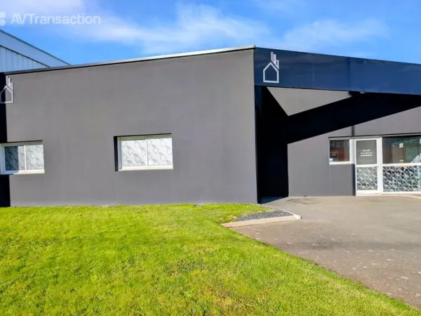 Local d'activite 100m2