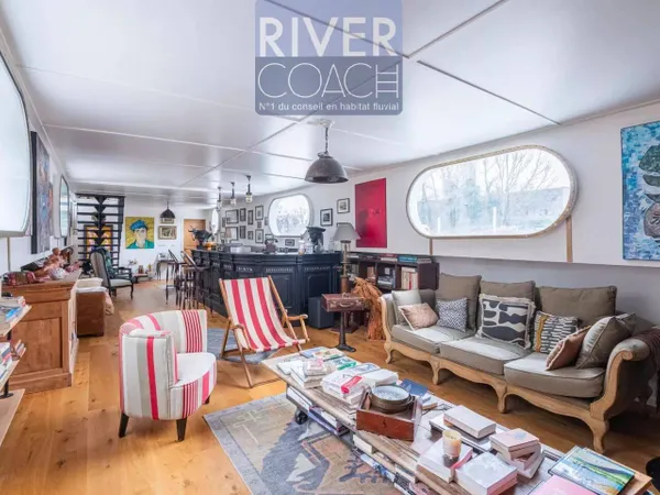 Péniche 5 pièces 230 m² 