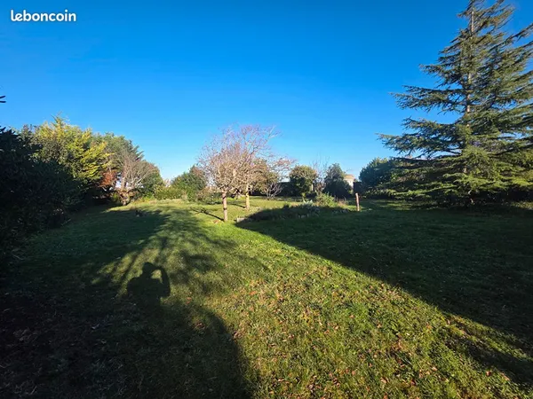 Terrain 951 m² SAINT LAURENT DE LA PREE 