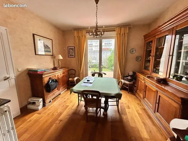 Maison 9 pièces 254 m² 