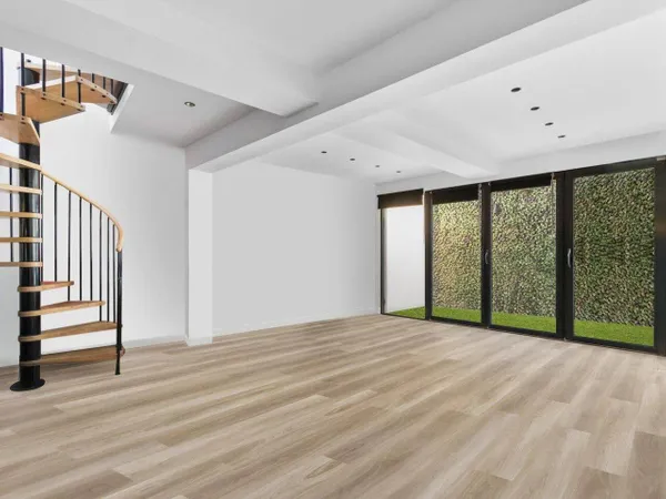 Bureau 102 m² 