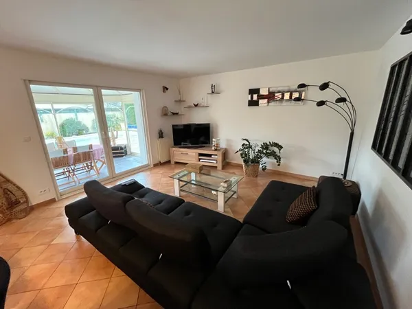 Maison traditionnelle 6 pièces 121 m² 