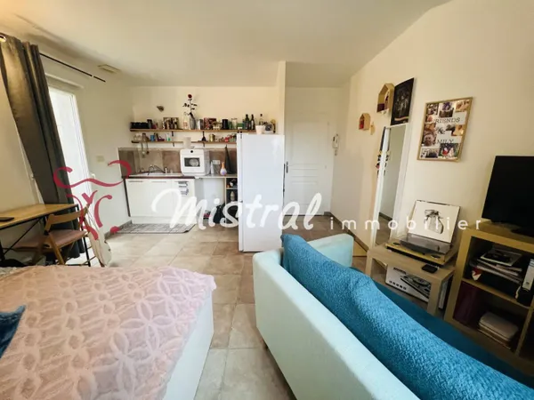 Studio 1 pièce 28 m² 