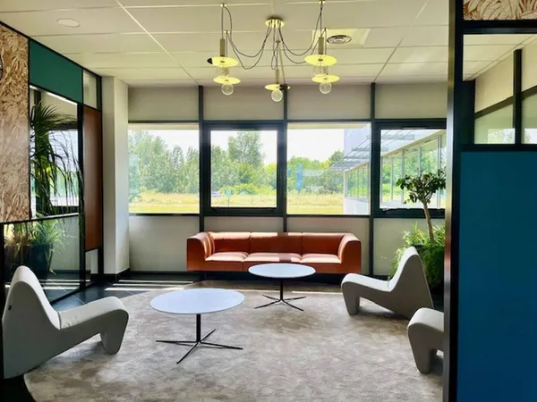 Bureaux 1929 m² 