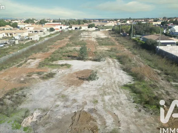 Terrain 306 m² Pia 