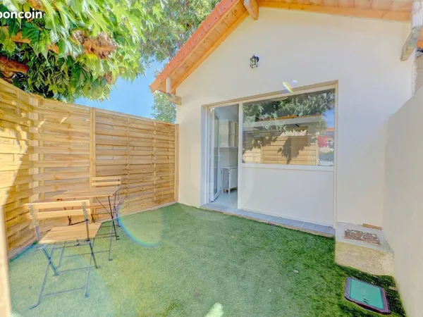 Studio 1 pièce 15 m² 