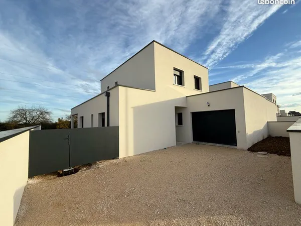 Maison neuve RE2020 sans vis à vis 