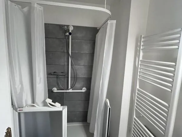 Chambre meublée dans 3P 70m² charmois 