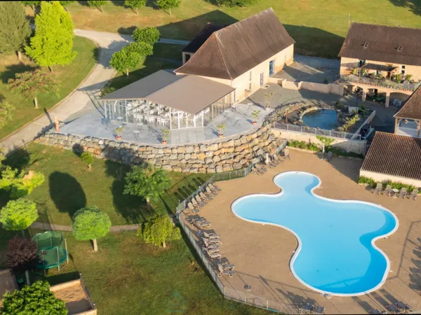 Maison 35 pièces 1830 m² 