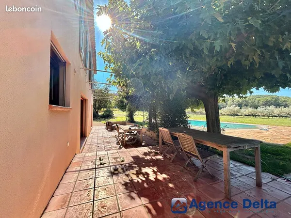 Maison 6 pièces 222 m² 