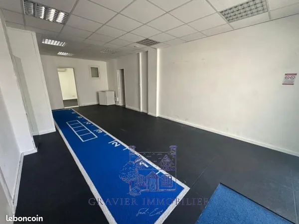 Local 64 m² La Seyne-sur-Mer 