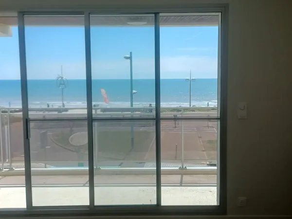 Loue Appartement NON MEUBLE face mer à l'année St Jean de monts 