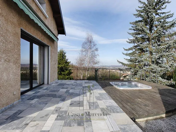 Maison 5 pièces 250 m² 