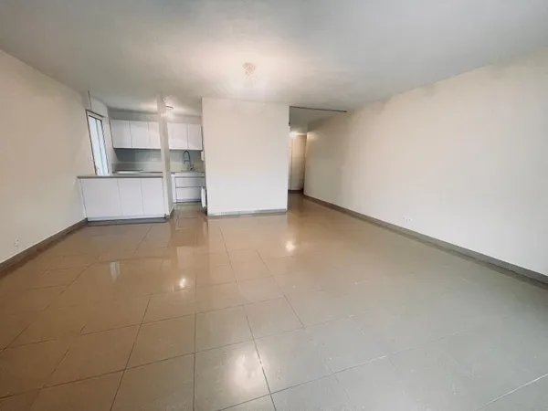 La Grande Motte- Rare- Location 4 pièces de 94m2 avec garage 