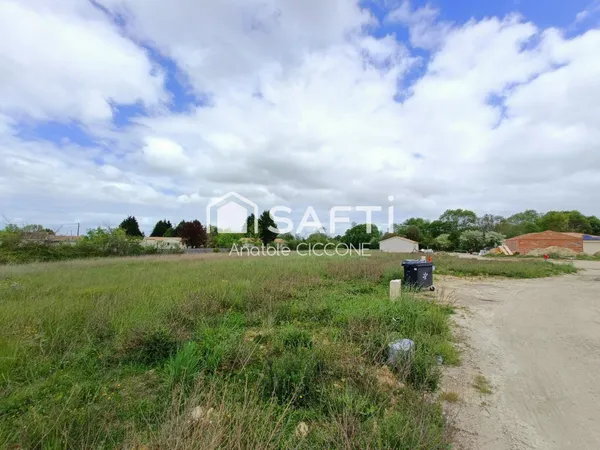 Terrain constructible et viabilisé 