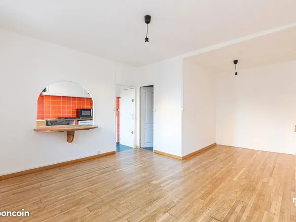 Studio 1 pièce 26 m² 