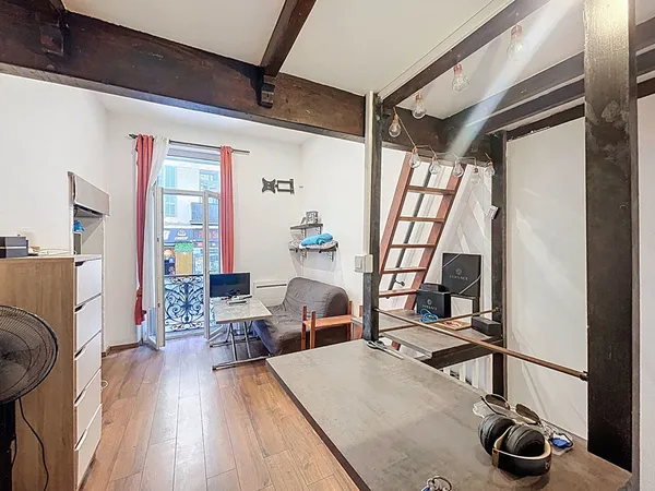 Studio avec mezzanine 