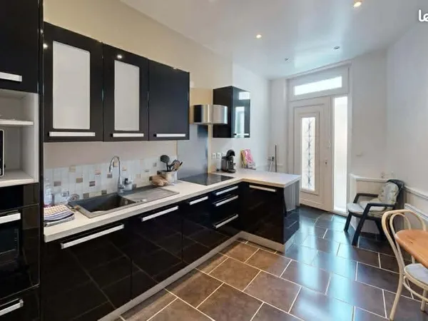 Maison de village 64m2 + petite cour + 37m2 aménageable 