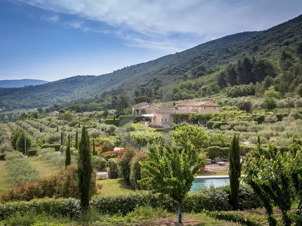 Maison 12 pièces 426 m² 
